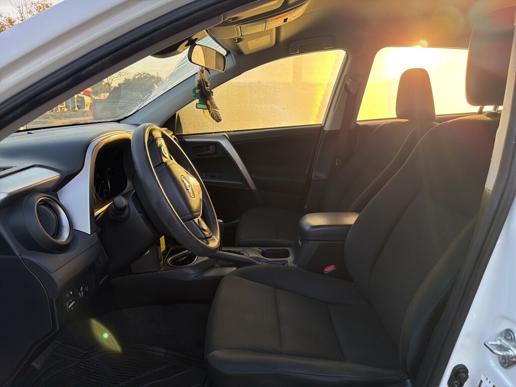 Used 2018 Toyota RAV4 LE SUV