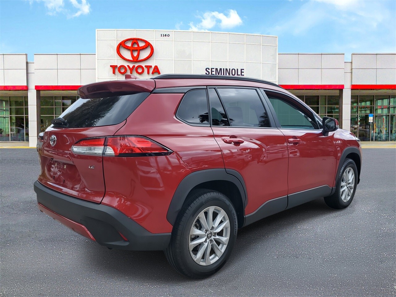2022 Toyota Corolla Cross LE photo 3