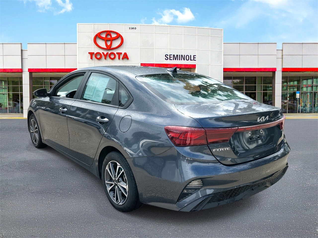 2024 Kia Forte LXS photo 3