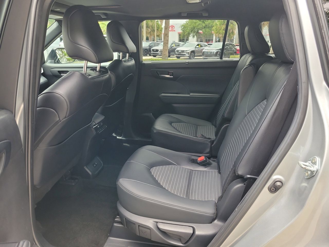 2025 Toyota Highlander XSE - Photo 11