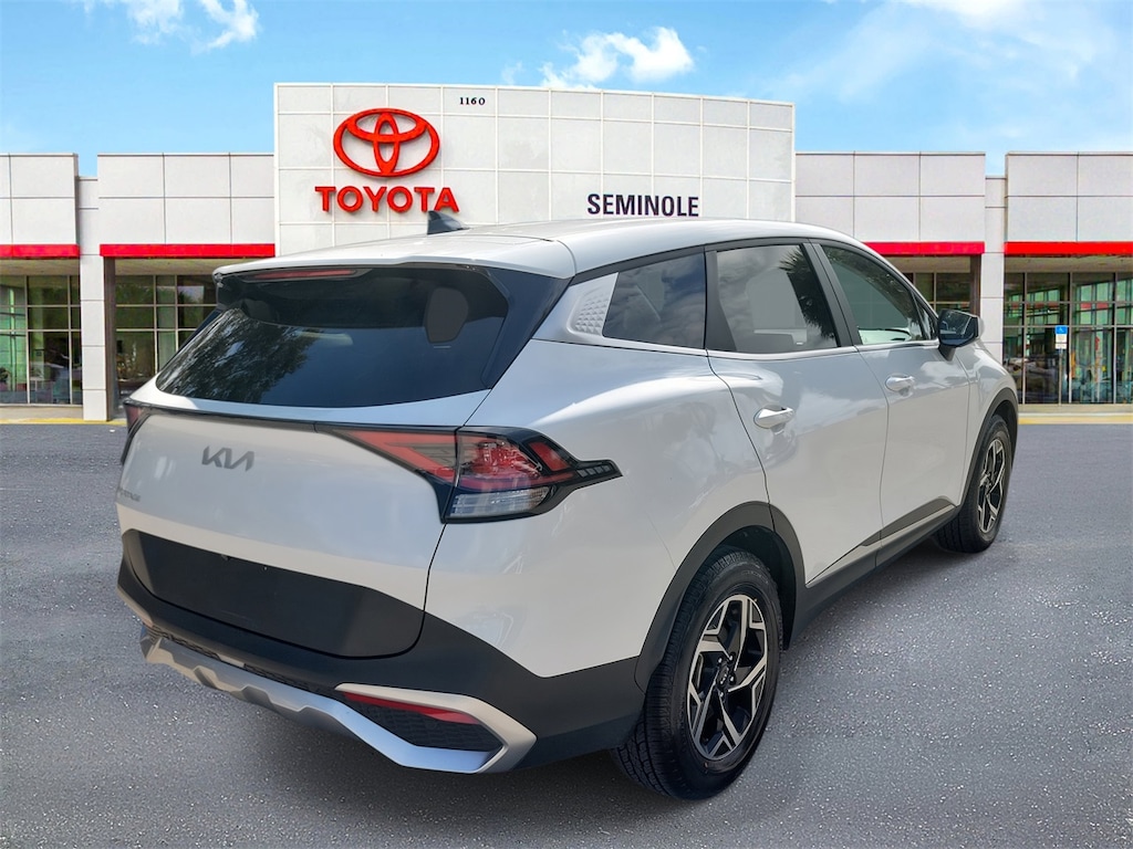 Used 2024 Kia Sportage LX SUV