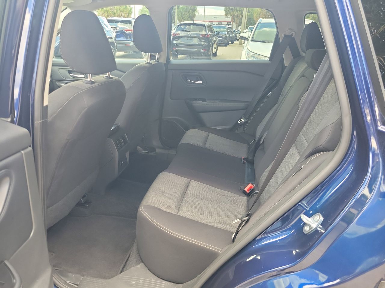 2025 Nissan Rogue SV - Photo 10