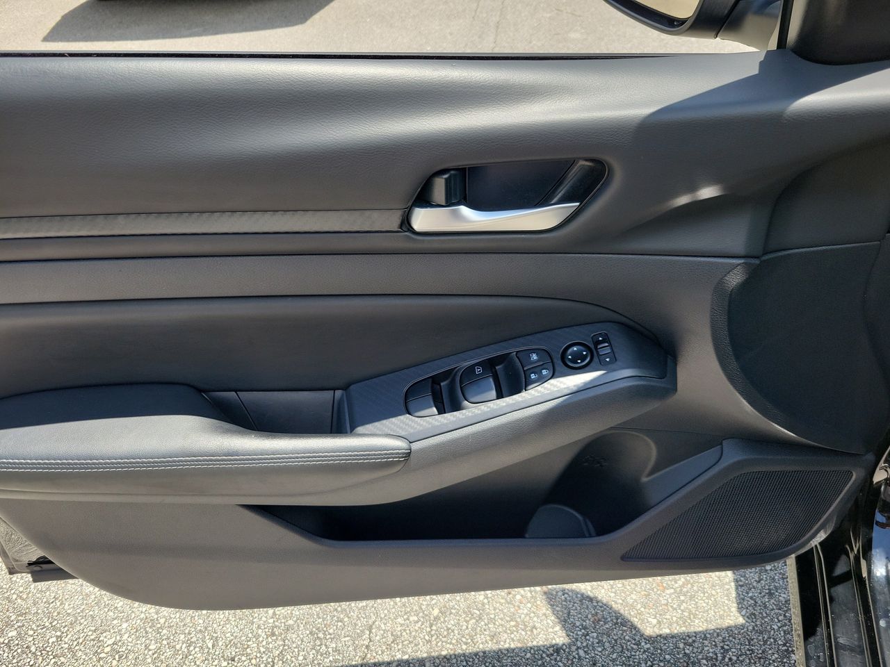 2025 Nissan Altima SV - Photo 12