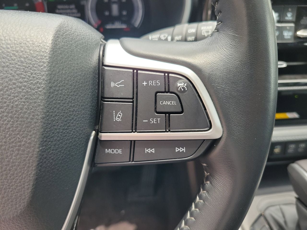 2025 Toyota Highlander XSE - Photo 22