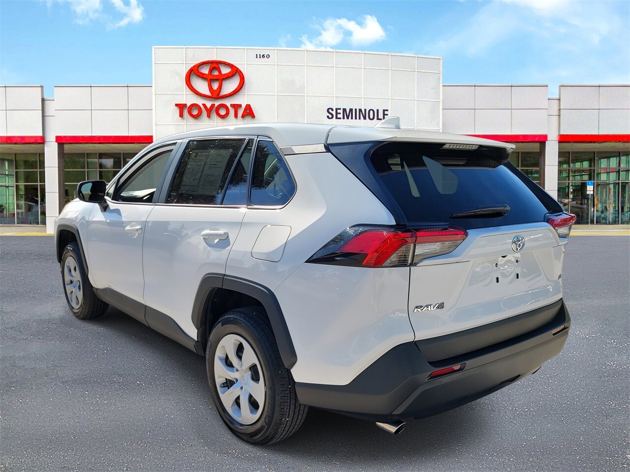 2024 Toyota RAV4 LE photo 4