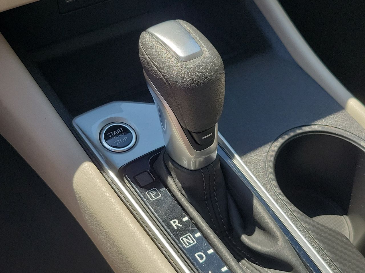 2025 Nissan Altima SV - Photo 25