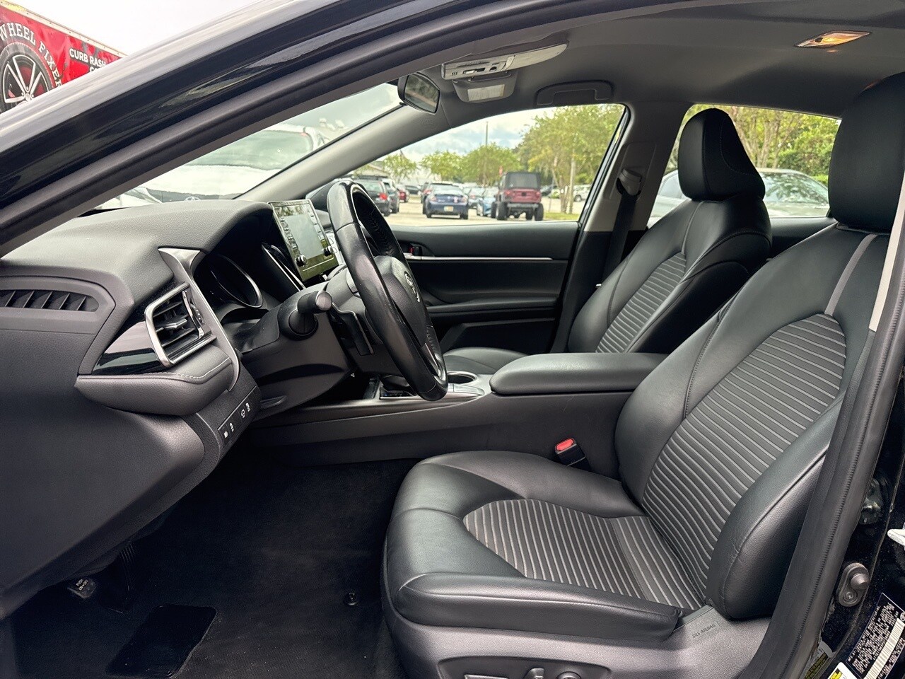 2023 Toyota Camry SE photo 4