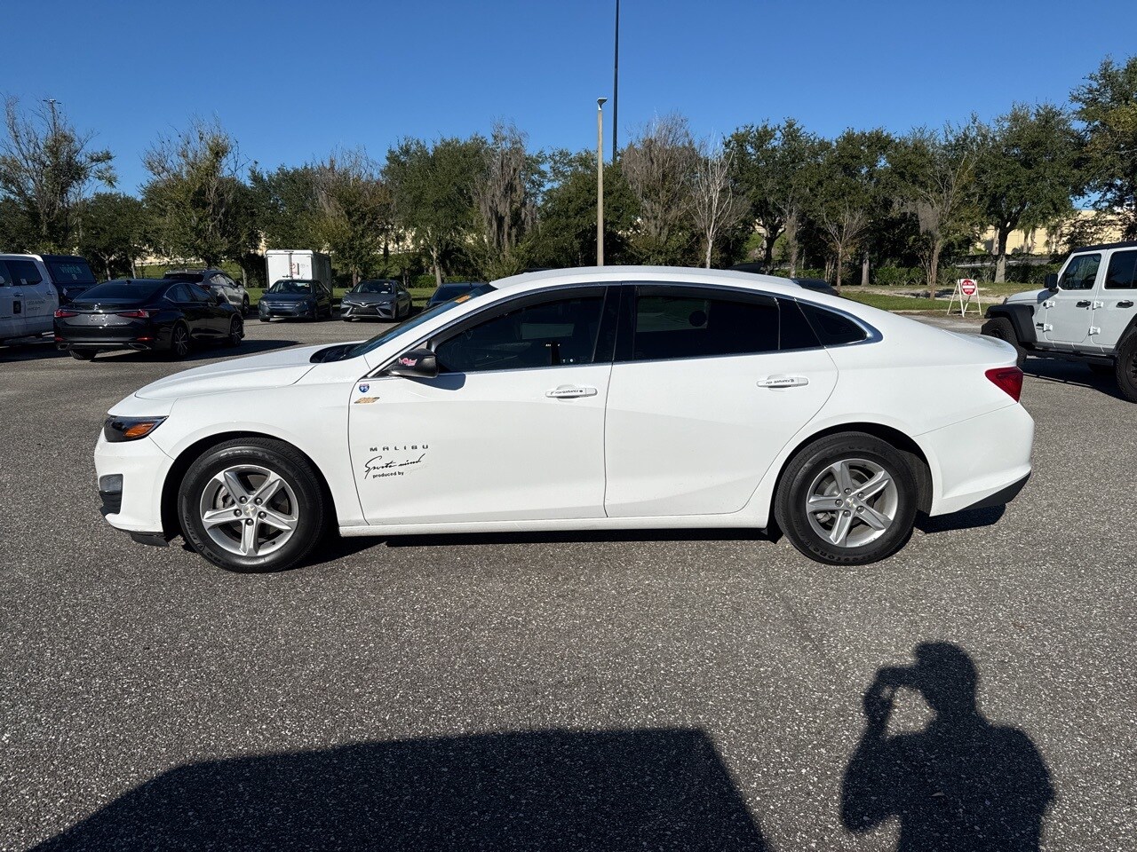 2022 Chevrolet Malibu LS photo 2