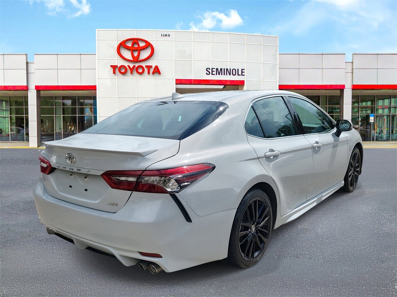 2023 Toyota Camry XSE photo 3