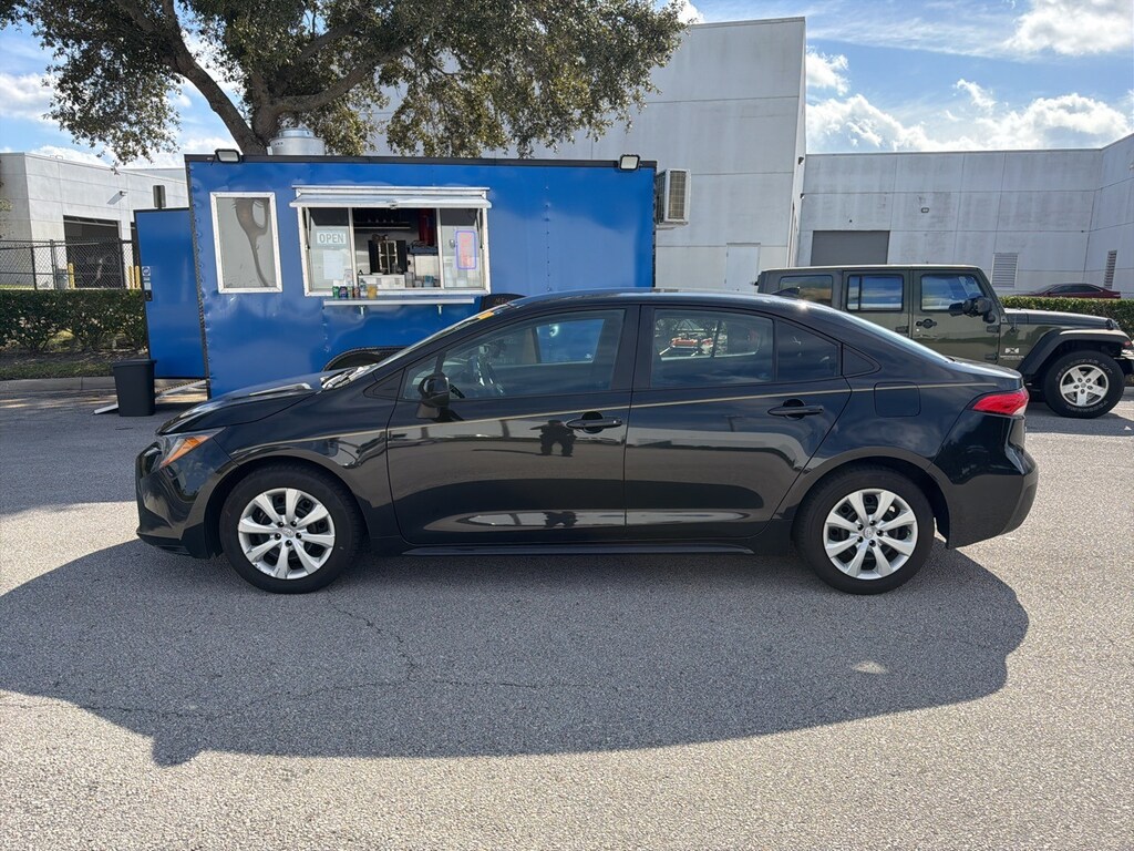 Used 2022 Toyota Corolla LE Sedan
