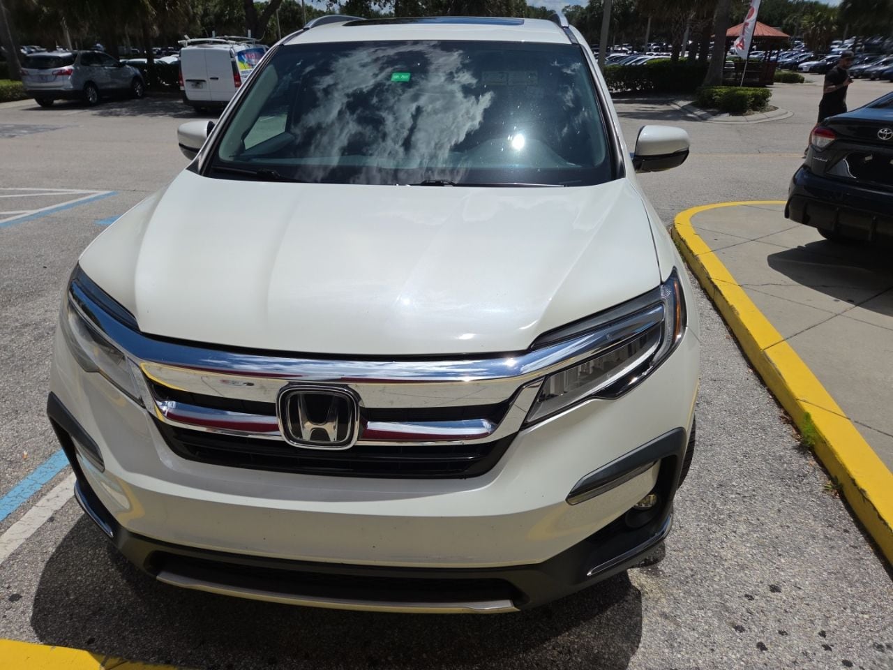 2019 Honda Pilot 4WD Elite's photo