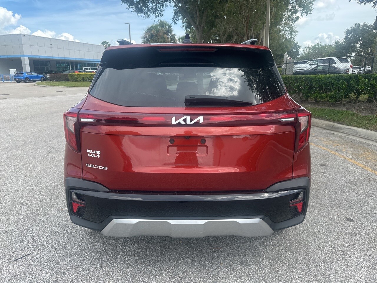 2025 Kia Seltos S photo 3