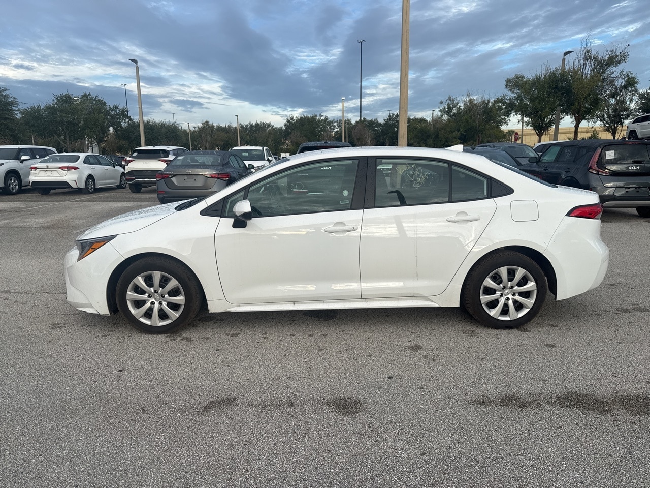 Used 2024 Toyota Corolla LE with VIN 5YFB4MDE3RP148429 for sale in Northfield, Minnesota