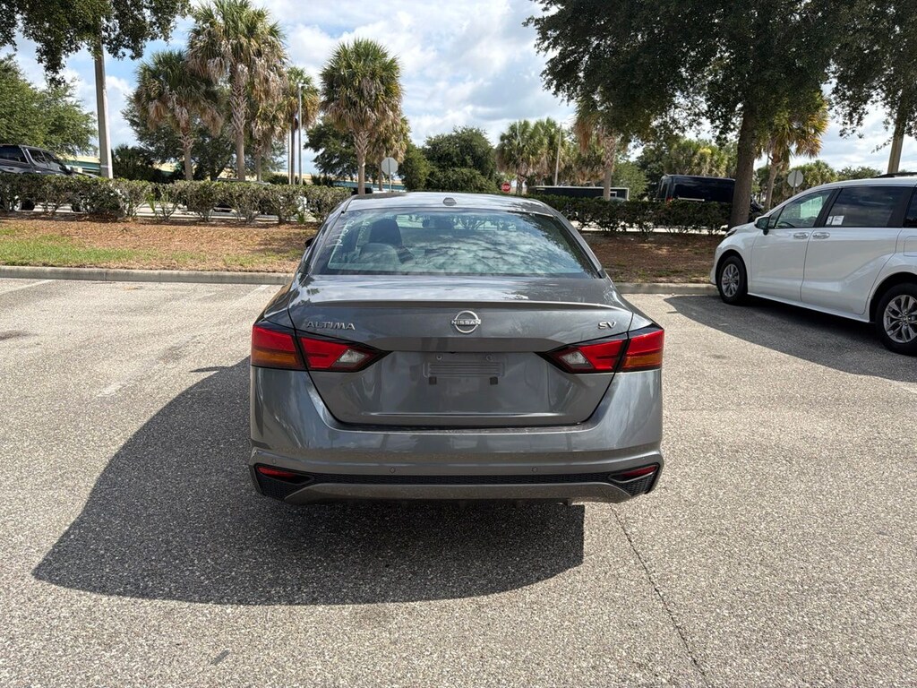 Used 2024 Nissan Altima 2.5 SV Sedan