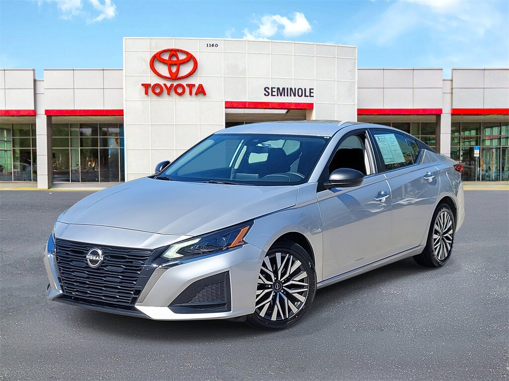 Used 2024 Nissan Altima 2.5 SV Sedan