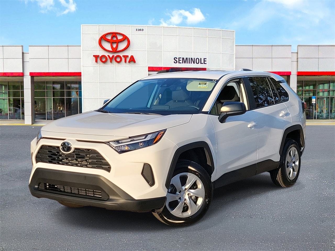2025 Toyota RAV4 LE's photo