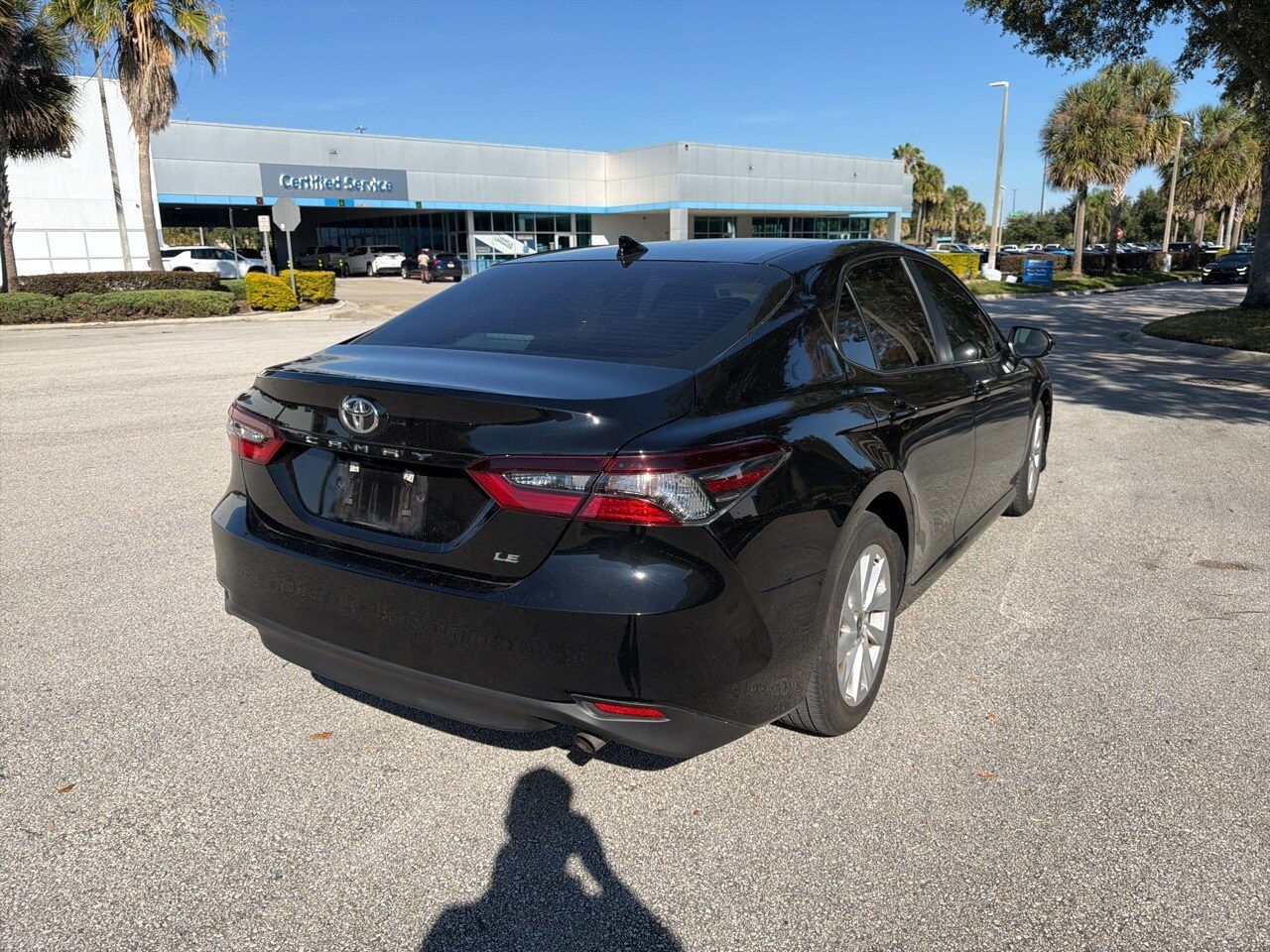 2023 Toyota Camry LE photo 3
