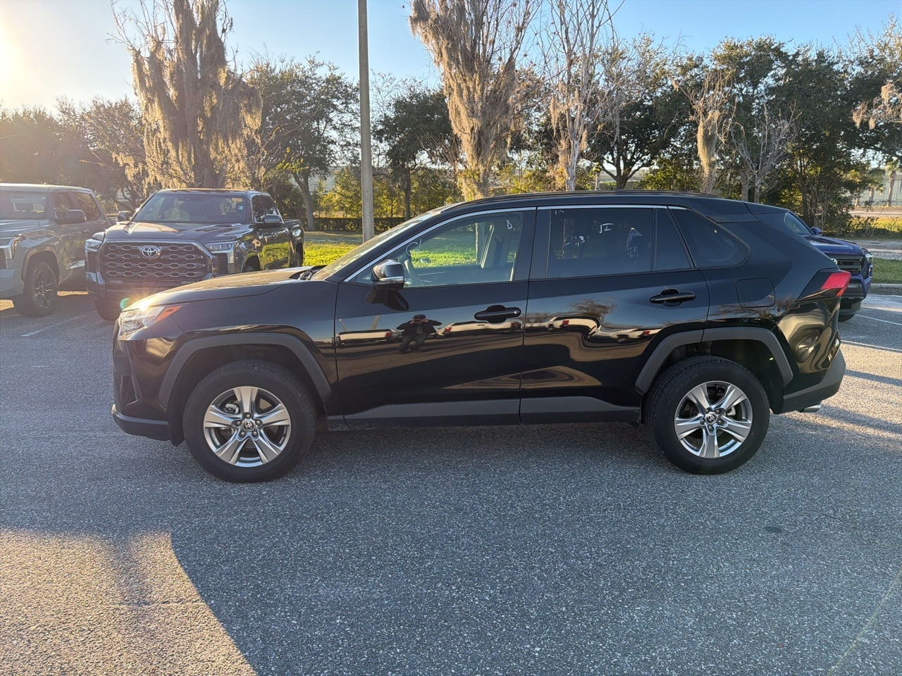 Used 2024 Toyota RAV4 XLE with VIN 2T3W1RFV1RC267186 for sale in Kansas City