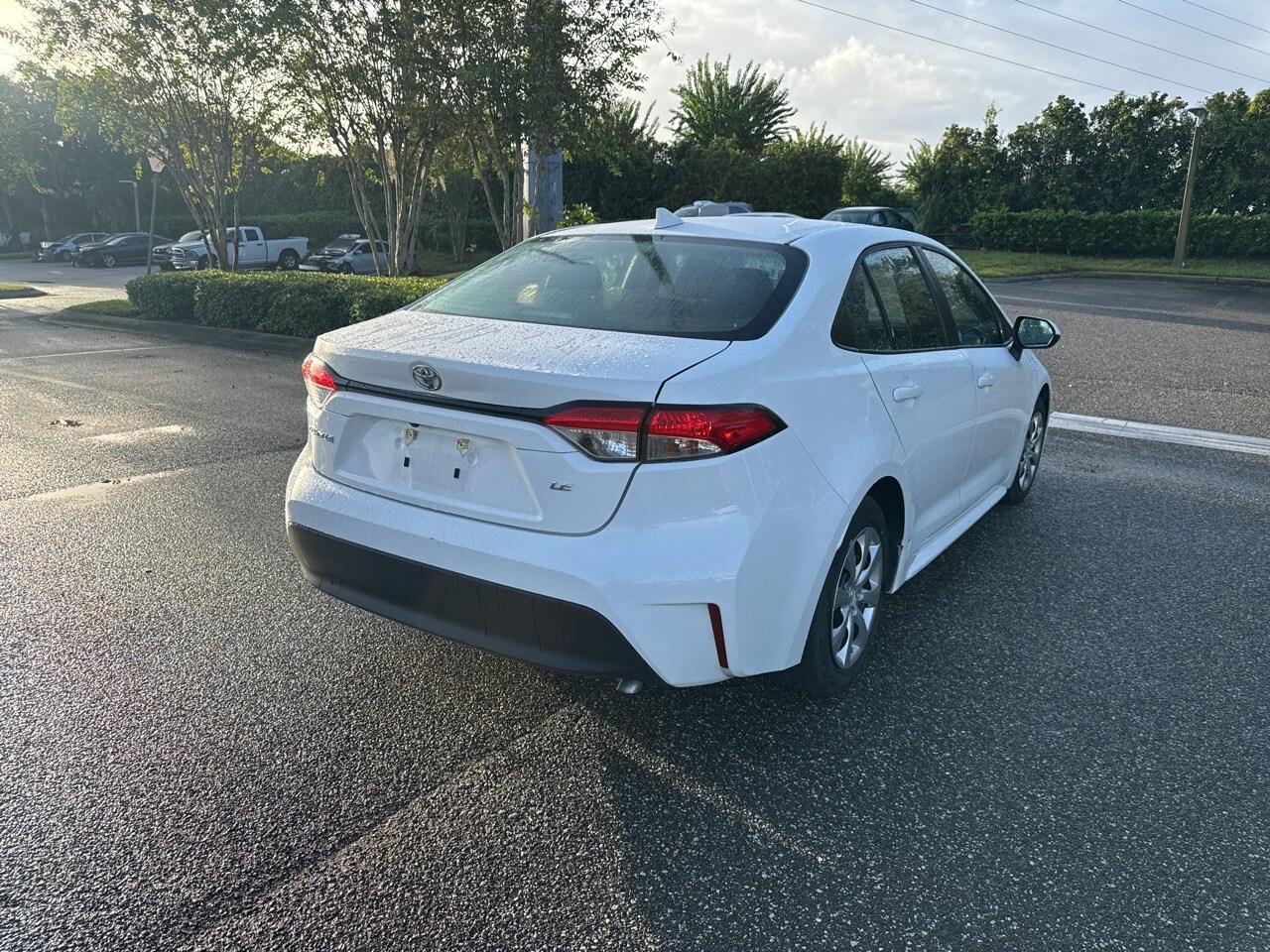 2024 Toyota Corolla LE photo 3