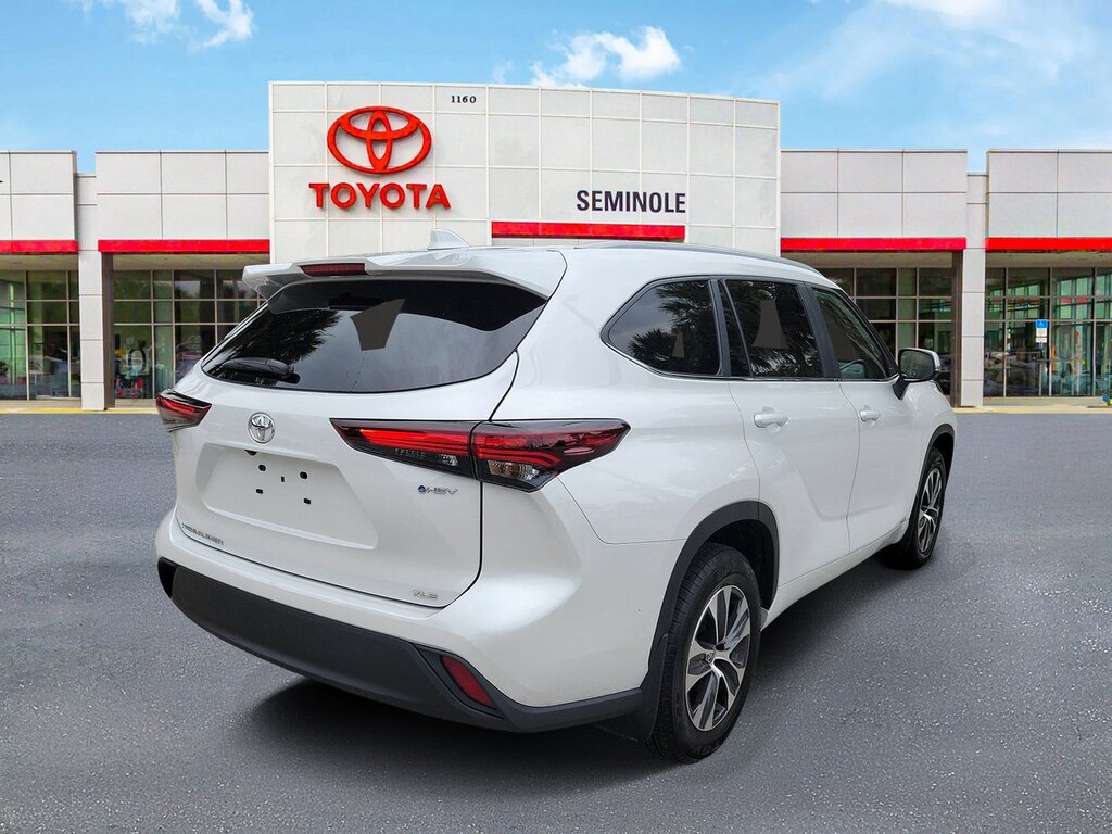 Used 2026 Toyota Highlander Hybrid XLE SUV