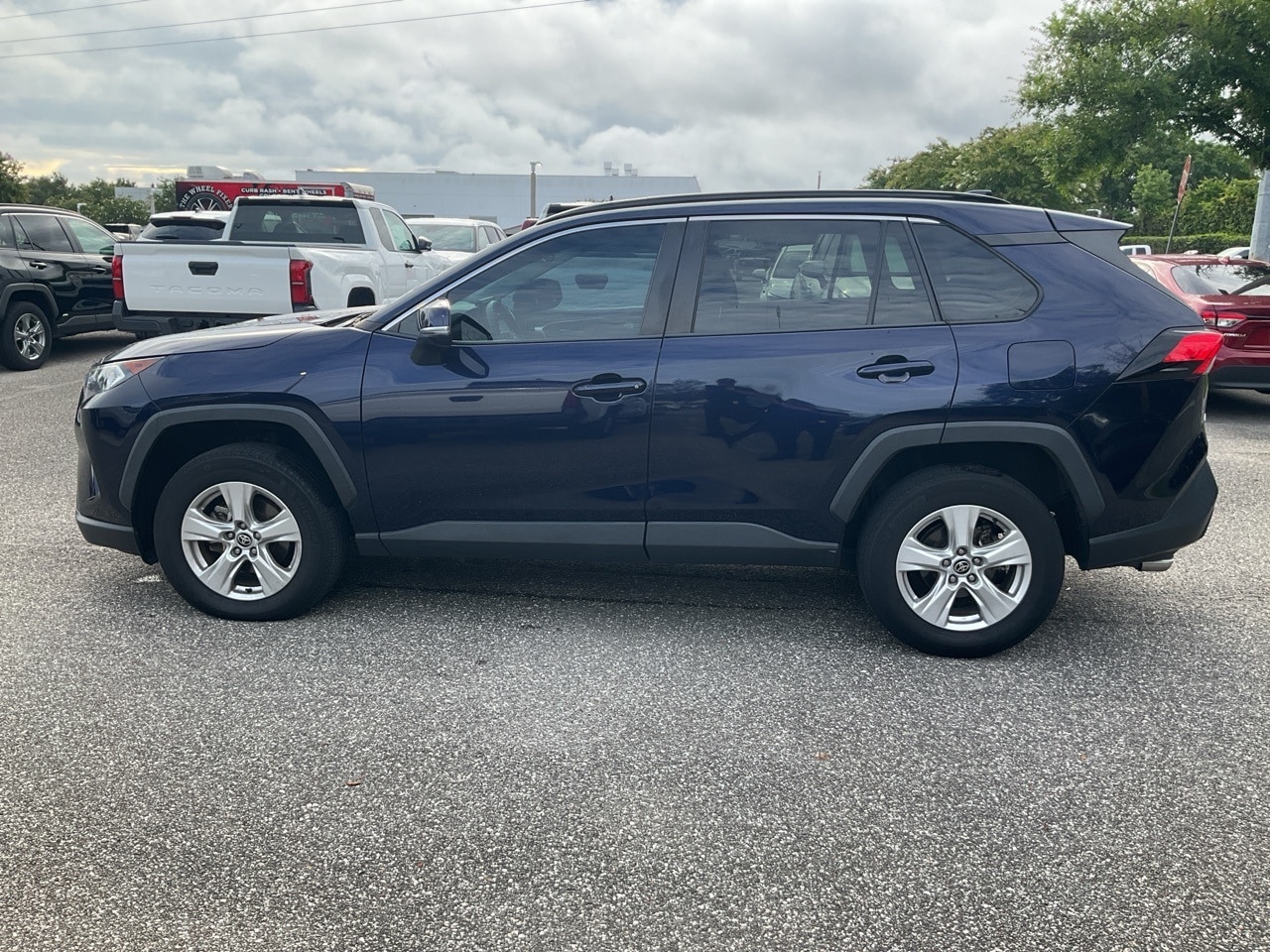 Used 2021 Toyota RAV4 XLE with VIN 2T3W1RFV3MW172278 for sale in Sanford, FL