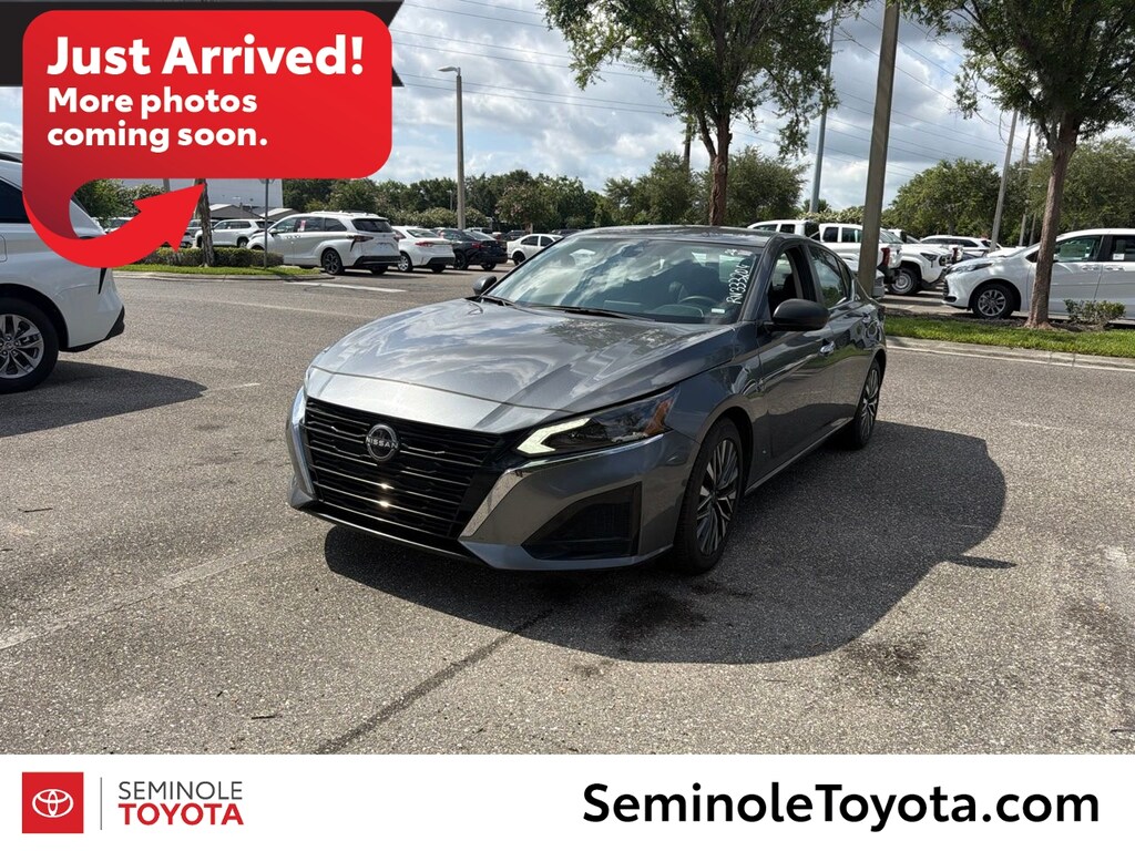 Used 2024 Nissan Altima 2.5 SV Sedan