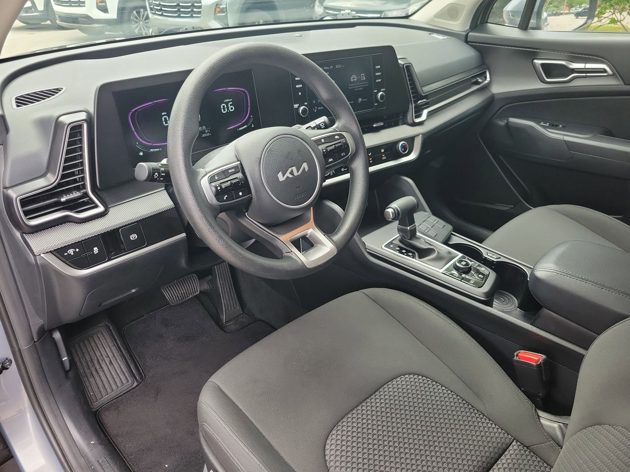 2025 Kia Sportage LX - Photo 14