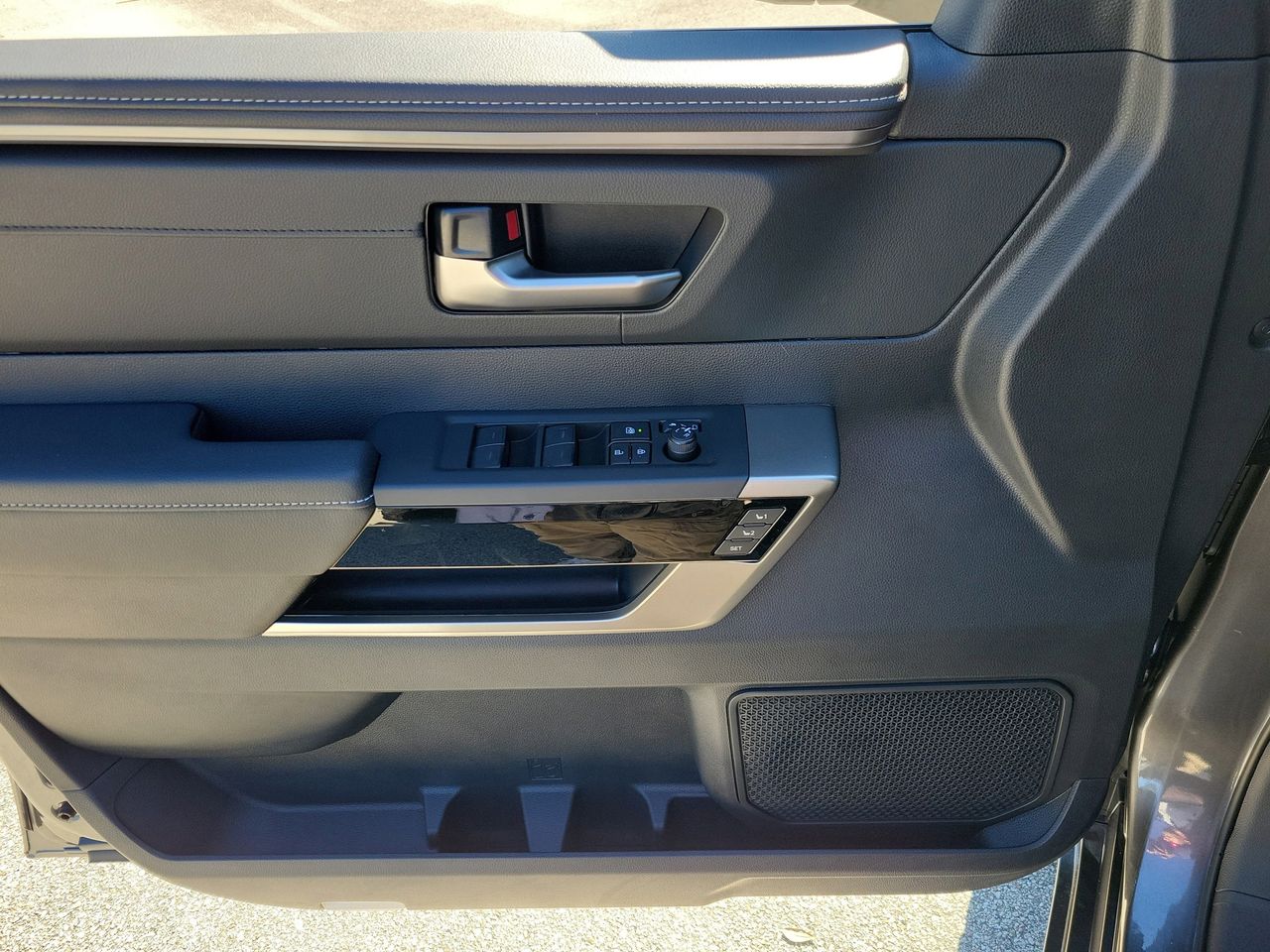 2026 Toyota Tundra Limited - Photo 13