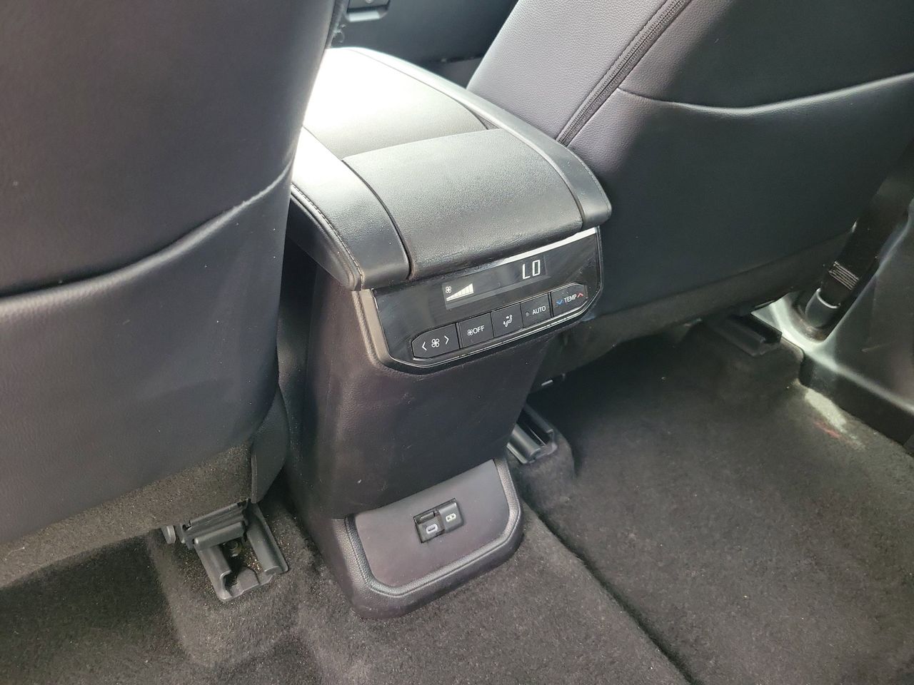 2025 Toyota Highlander XSE - Photo 12