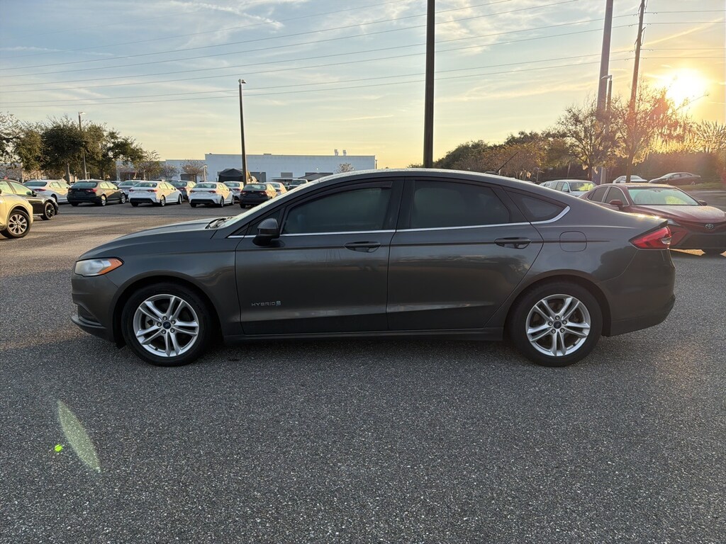 Used 2018 Ford Fusion Hybrid SE Sedan