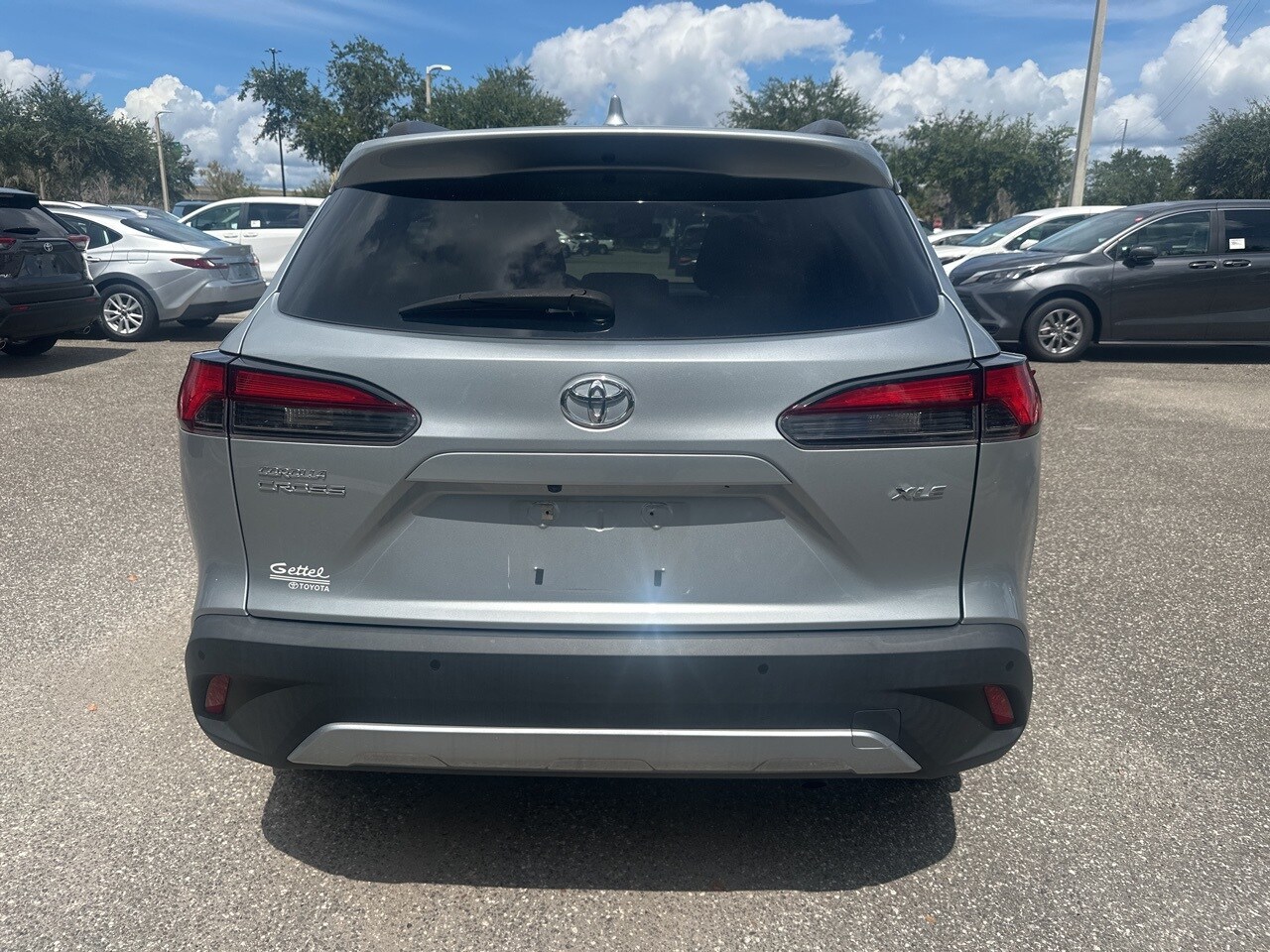 2022 Toyota Corolla Cross XLE photo 3
