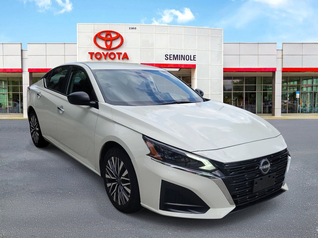 Used 2025 Nissan Altima 2.5 SV Sedan