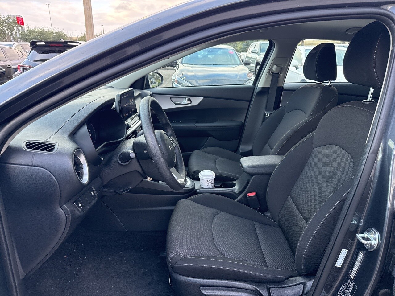 2024 Kia Forte LXS photo 4