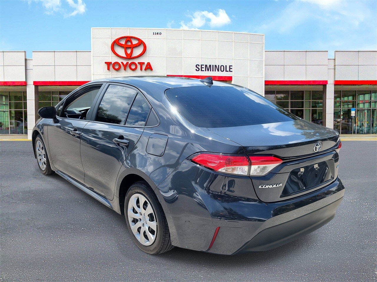 2023 Toyota Corolla LE photo 4