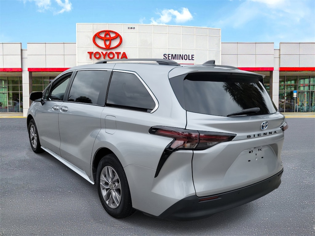 Used 2024 Toyota Sienna XLE Minivan/Van