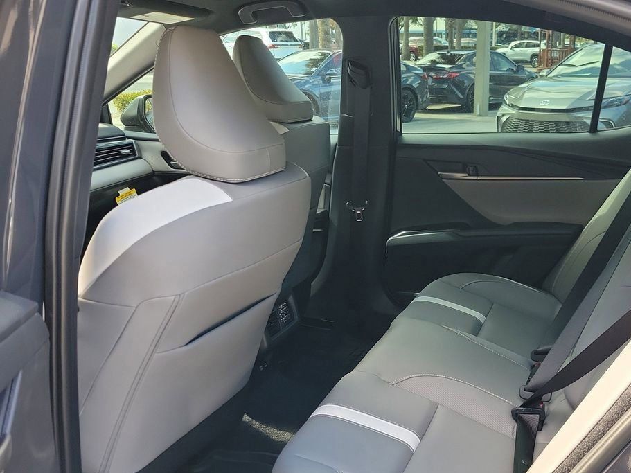 2026 Toyota Camry SE - Photo 11