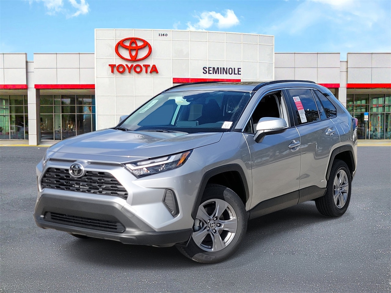 2025 Toyota RAV4 XLE's photo