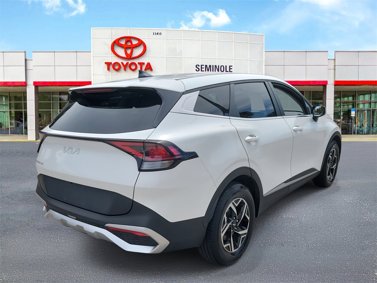 2024 Kia Sportage LX photo 2