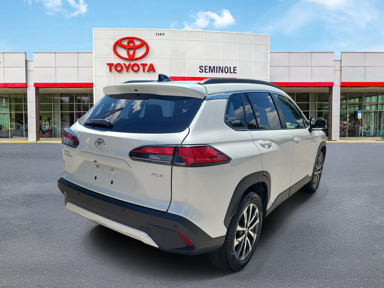 2025 Toyota Corolla Cross XLE - Photo 3