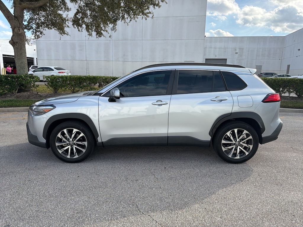Used 2022 Toyota Corolla Cross XLE SUV