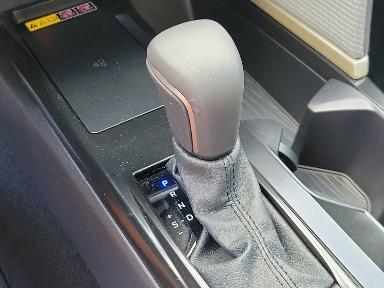 2026 Toyota Camry SE - Photo 27