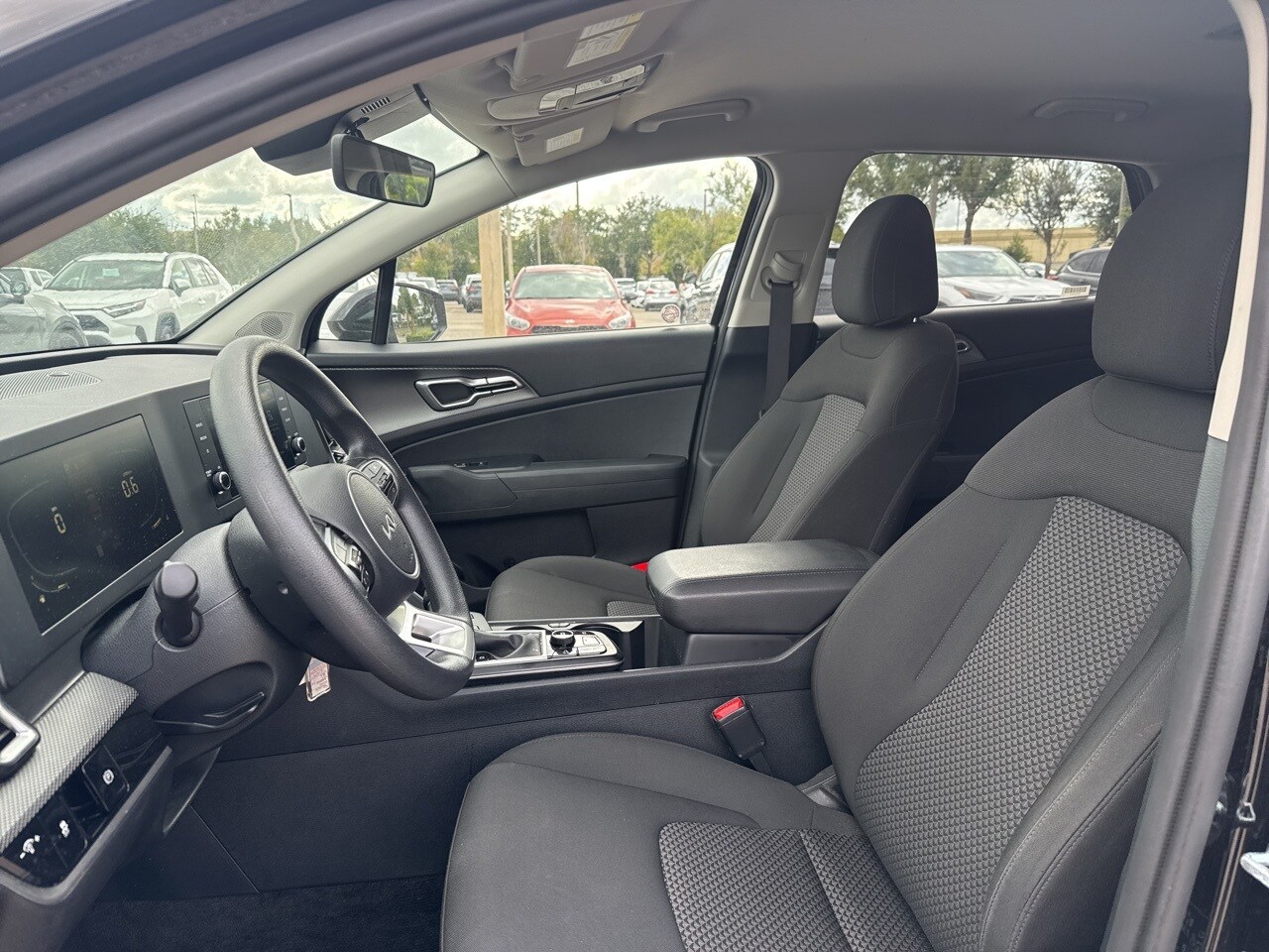 2024 Kia Sportage LX photo 4