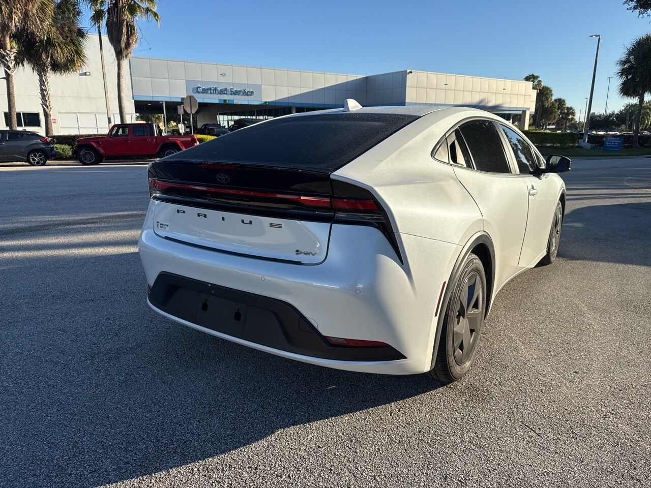 2024 Toyota Prius LE photo 3