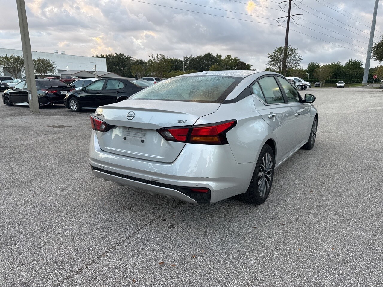 2024 Nissan Altima 2.5 SV photo 2