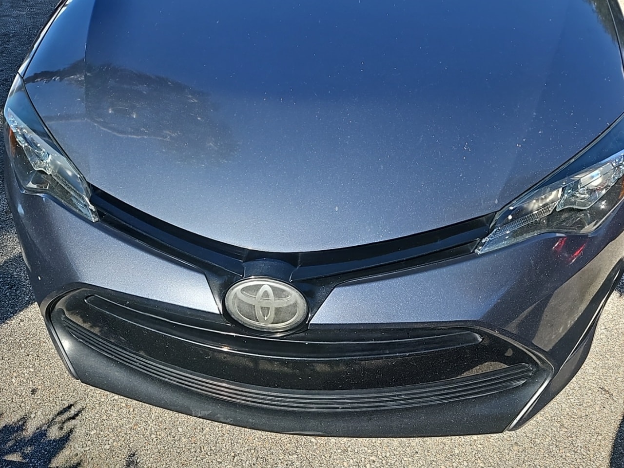 Used 2018 Toyota Corolla LE with VIN 5YFBURHE2JP834084 for sale in Irving, TX