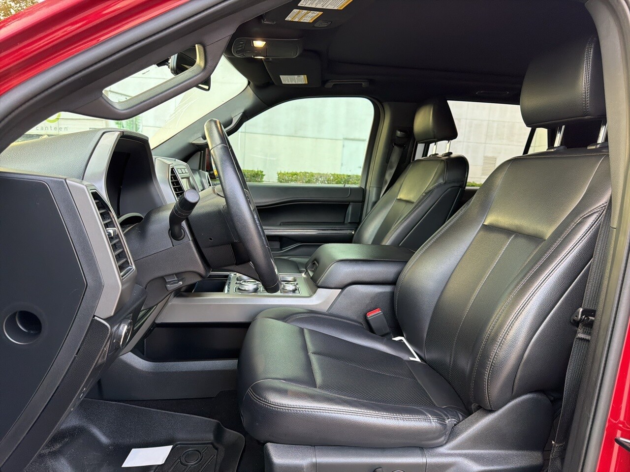 2021 Ford Expedition XLT photo 3