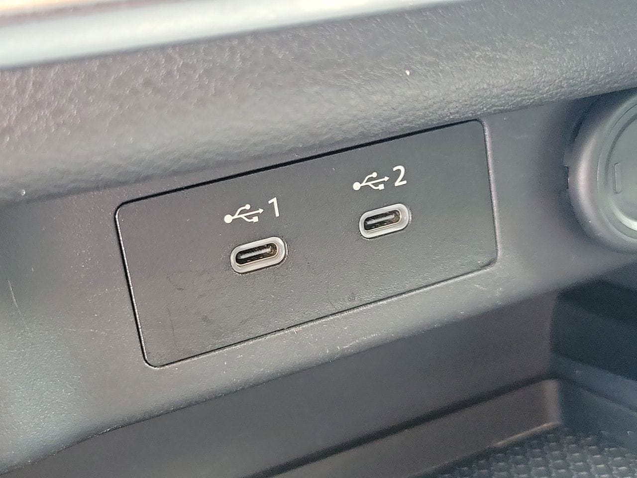 2025 Nissan Rogue SV - Photo 28