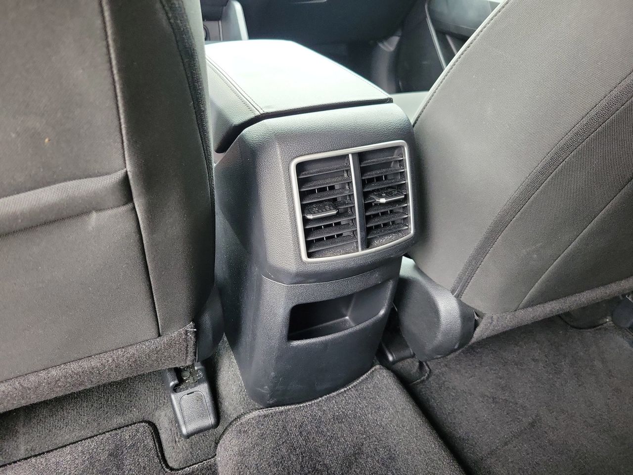 2025 Kia Sportage LX - Photo 10