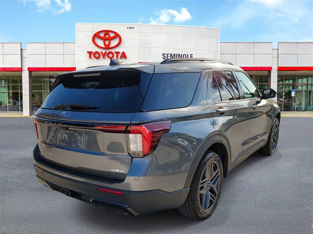 Used 2025 Ford Explorer ST-Line SUV