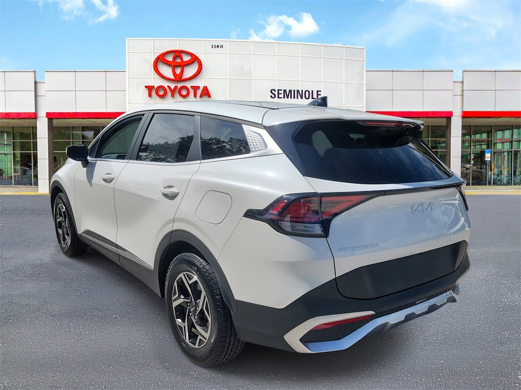 Used 2024 Kia Sportage LX SUV